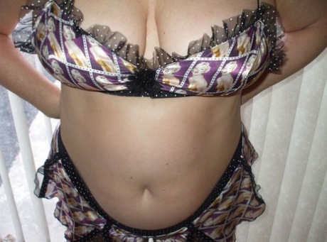 thick brunette lesbian perfect img