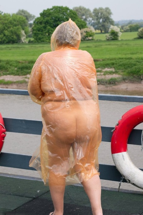 ebony bbw peeing art naked archive
