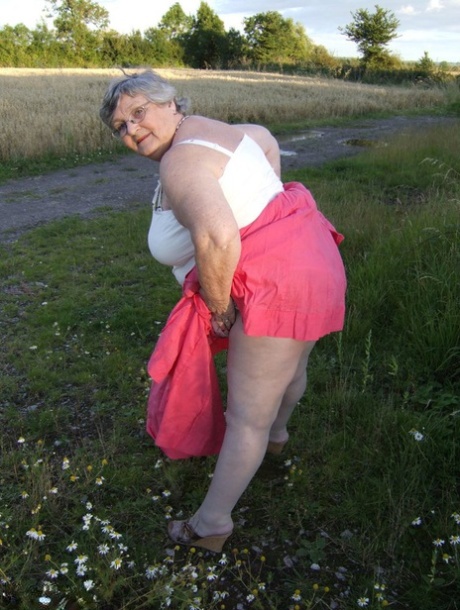 fat black mature girl nude img