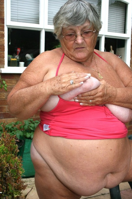thick ass thighs english milf nude gallery