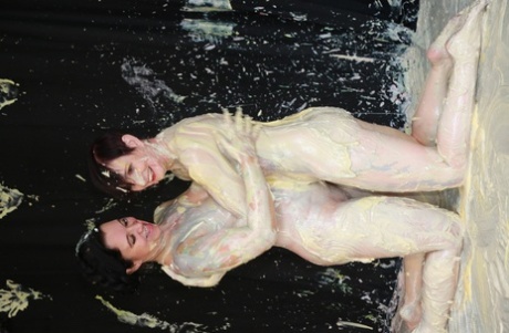 chubby pregnant girls exclusive pictures