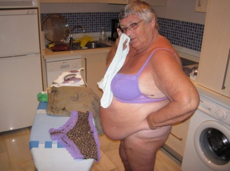 bbw wet fart naked pic