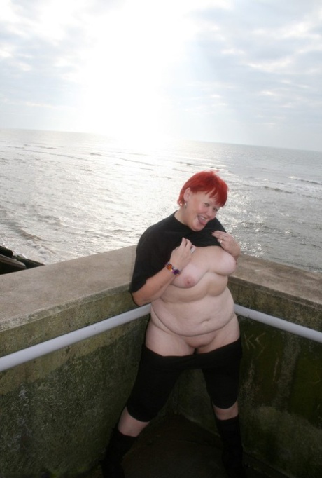 black bbw pissing beautiful naked image