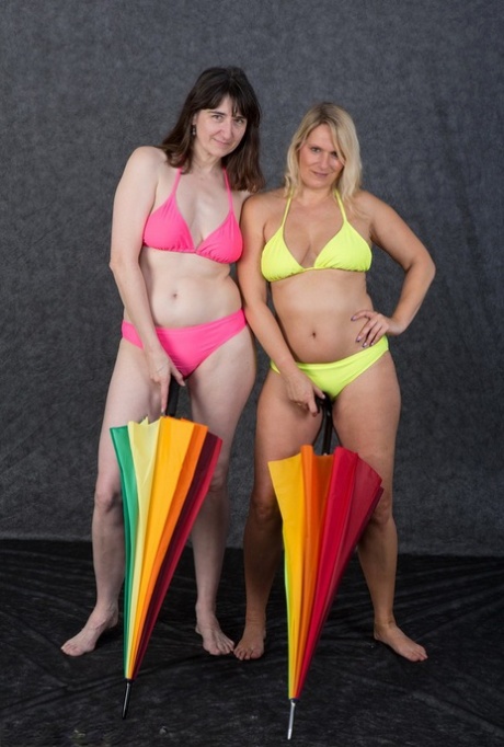 youn chubby bit tits art nude photo