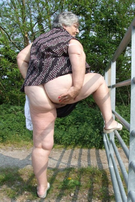 Grandma Libby sex actress gallery