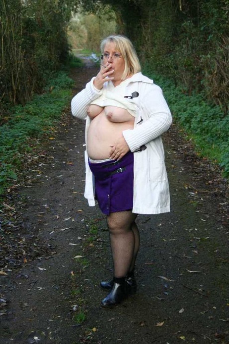 thick black maid free sexy photos