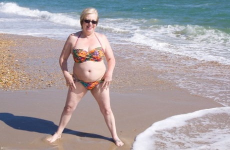 curvy chick with great boobs aza puzo becomes a woman hot naked picture