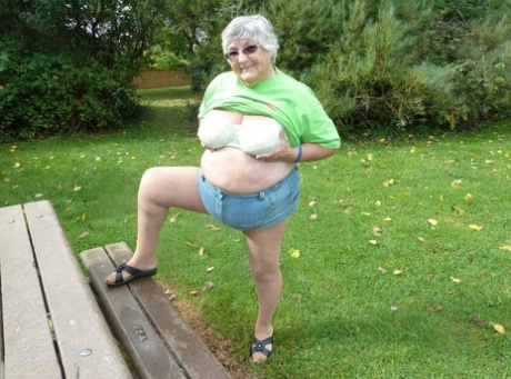 big booty mom twerking nice picture