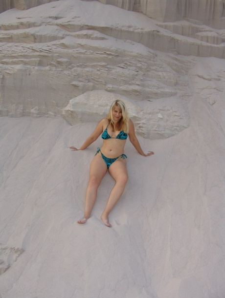 curvy teen vr sexy nude image
