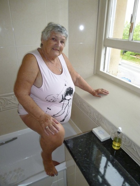 thick makima cosplay nude img