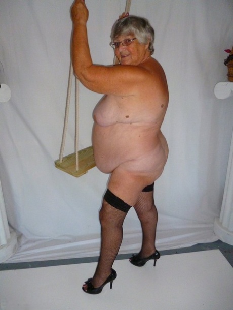 thick shaved sexy naked img
