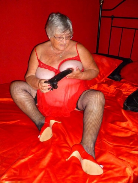son cums inside mom bbw nude photo