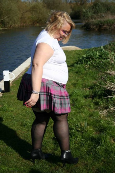 bbw cora erotic image