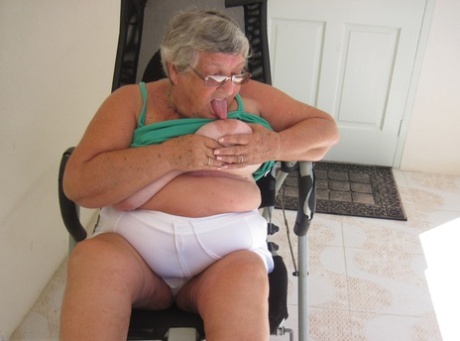 thick milf shower free sexy img