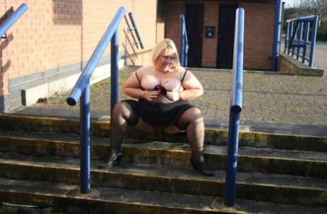 curvy wife dp free naked picture