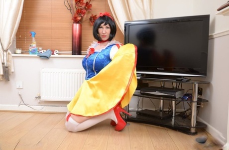 chubby wife sitting on husbands lap nice pictures