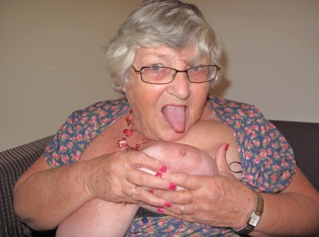 he bangs bbw in fishnets as wife leaves free naked photos