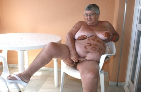 fat asian lesbian beautiful xxx photo