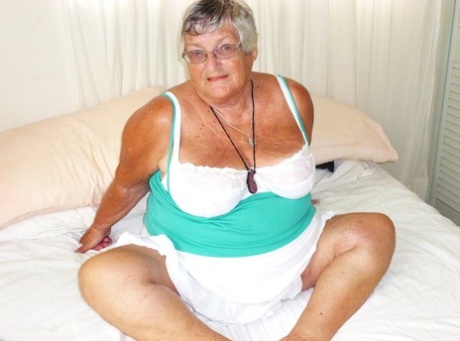 chubby wife hooks up with black stud xxx photo