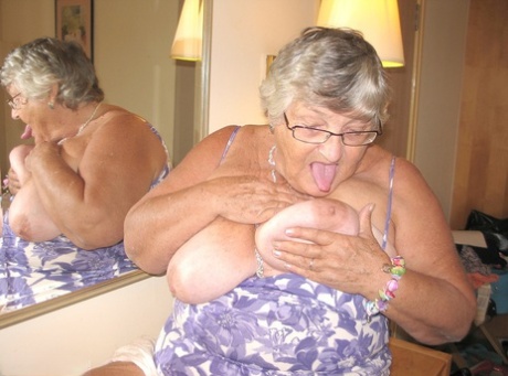 curvy nerd girl beautiful img