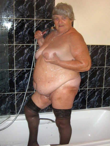 hairy french with big ass sexy nudes pics