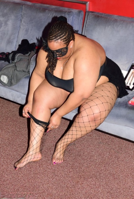 chubby girl self bra exclusive image