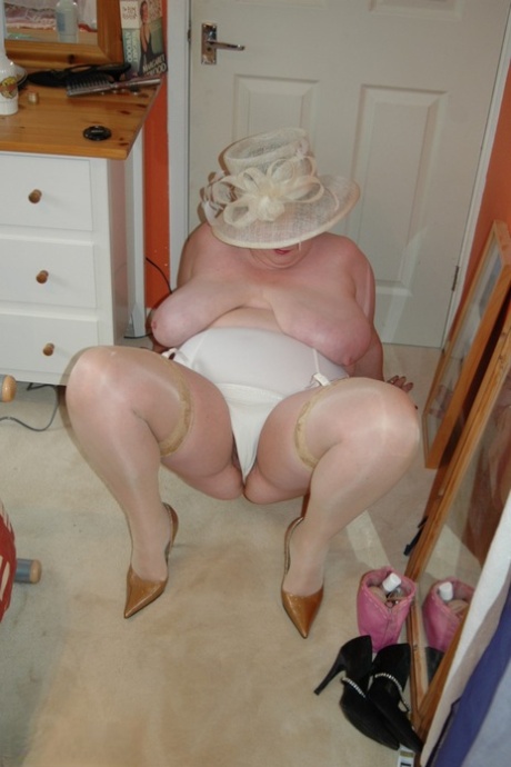 chubby big butt porn naked pics