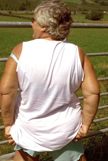 fat saggy amature tits hd archive