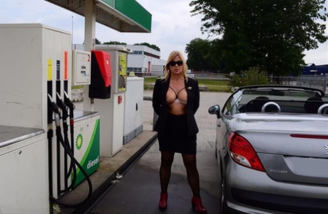 chubby big boobs porn erotic img