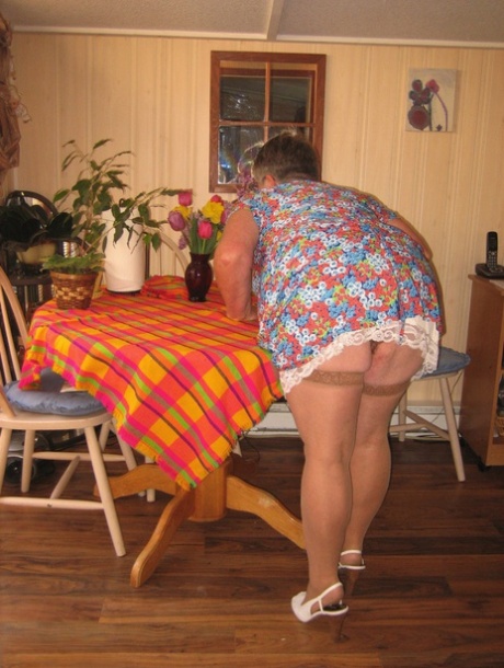 thick girl masturbating free nude img