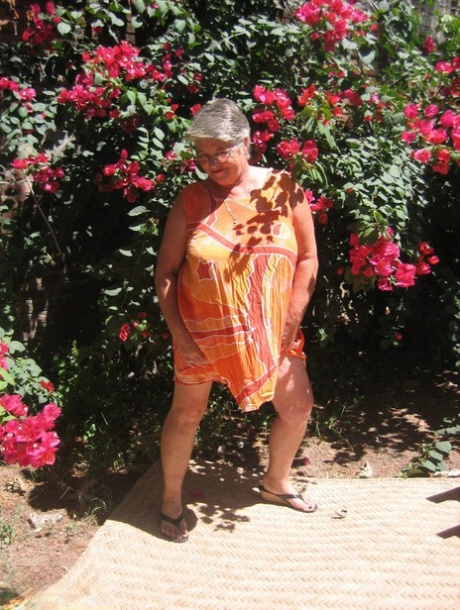 big ass milf spreading art nude photos