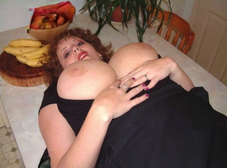 chubby clit fingering pp porn image