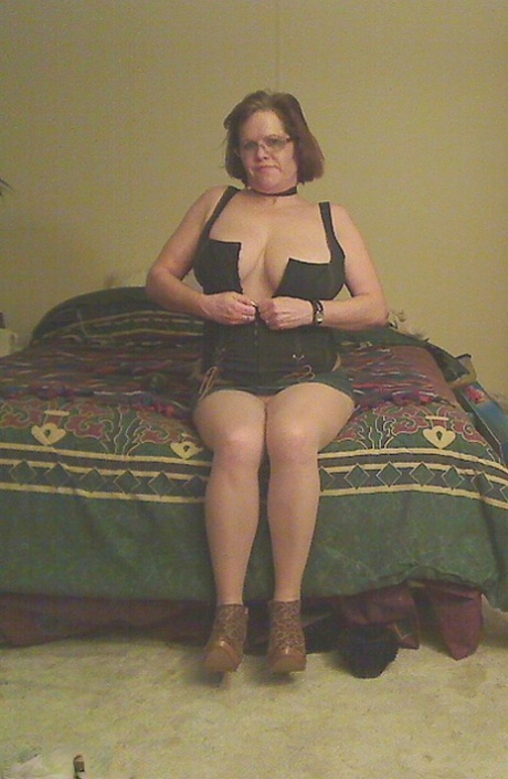 hot uk milf and chubby blonde tattoo sly stepmom catches a fox adult archive