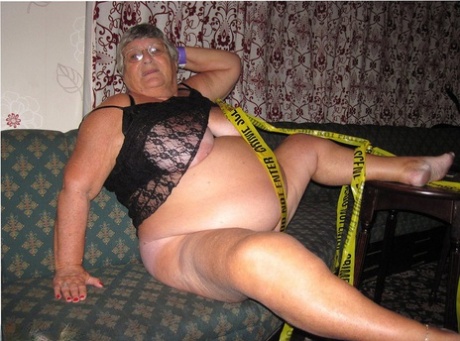 thick mom stuck nudes image