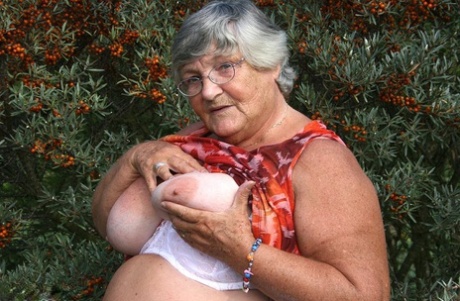 black men getting an blowjob from an bbw white woman art nude images