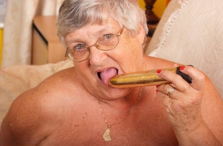 brazil bbw lesbian facesitting art nude pics