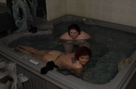 thick brunette solo naked img