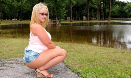 thick black hips hot image