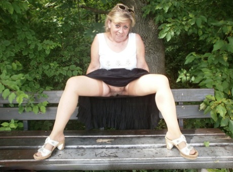 milf with big ass loves getting it from this bbc beautiful porn pics