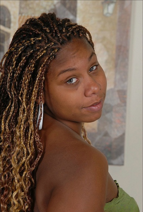 bbw belly button finger hot nude photo