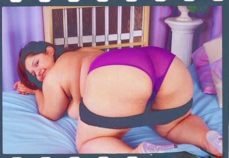 curvy sissy art naked picture
