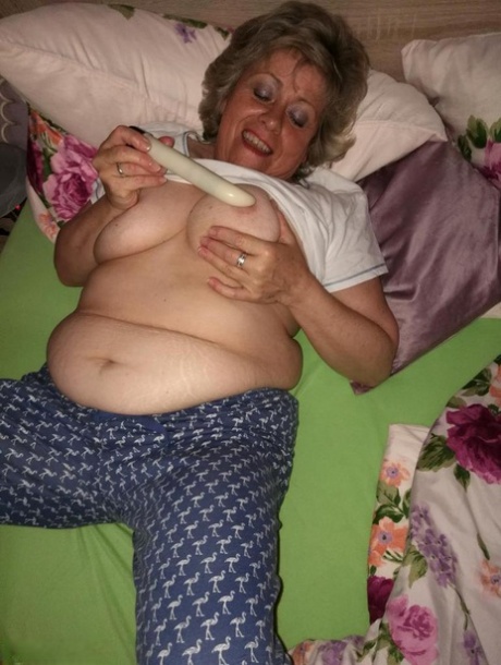 fat satin free naked img