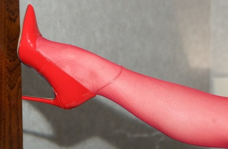curvy handjob beautiful picture