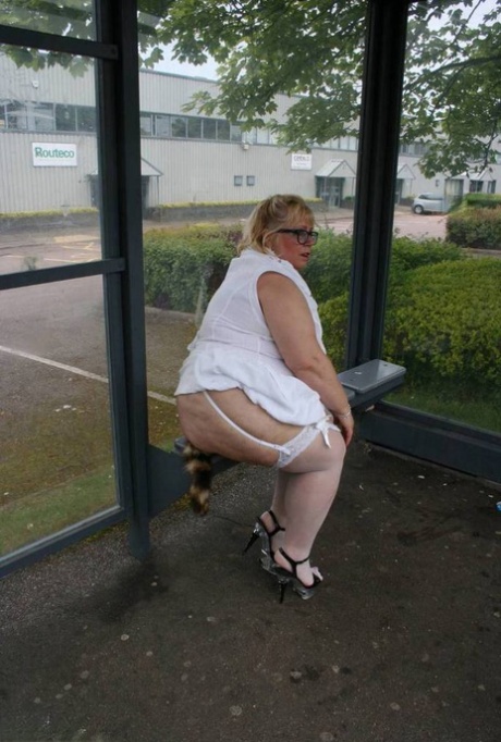 fat blond granny nudes image