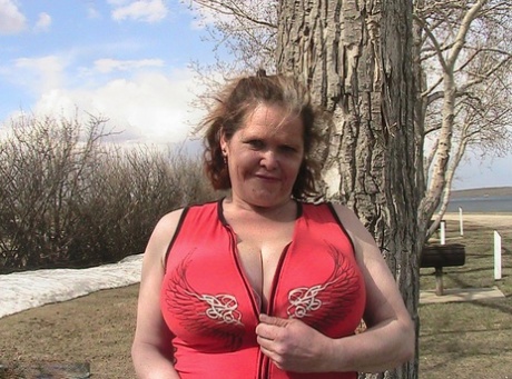 tall thick girl twerking naked hot nude pics