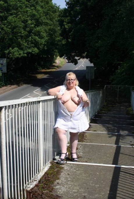 thick curvy big tits art naked pics