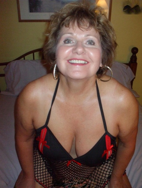 latinchili mature chubby granny karina toying alpha porno perfect pics