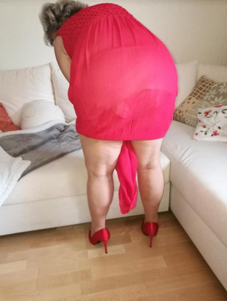 fat cheating wife enjoying interracial oral sex nudes images