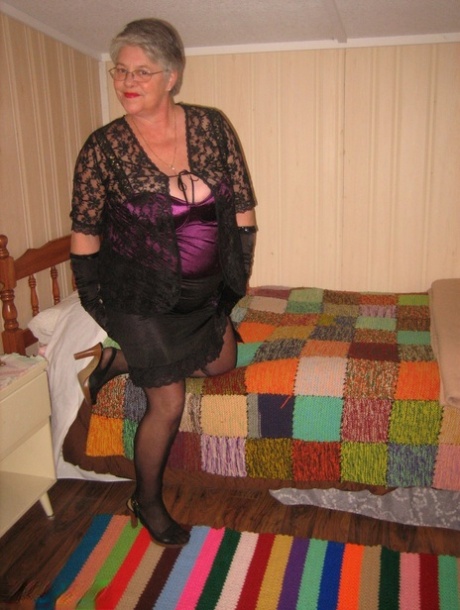 thick white milf interracial hot pictures