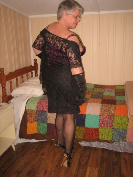 thick ass asian milf pornographic pictures